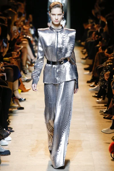 Look 35